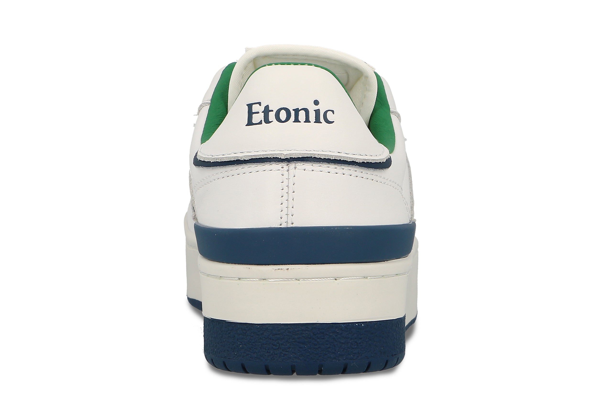 Sneakers Etonic B481 in pelle bianca con dettagli blu navy, fodera verde e intersuola bianca con suola inferiore blu navy.