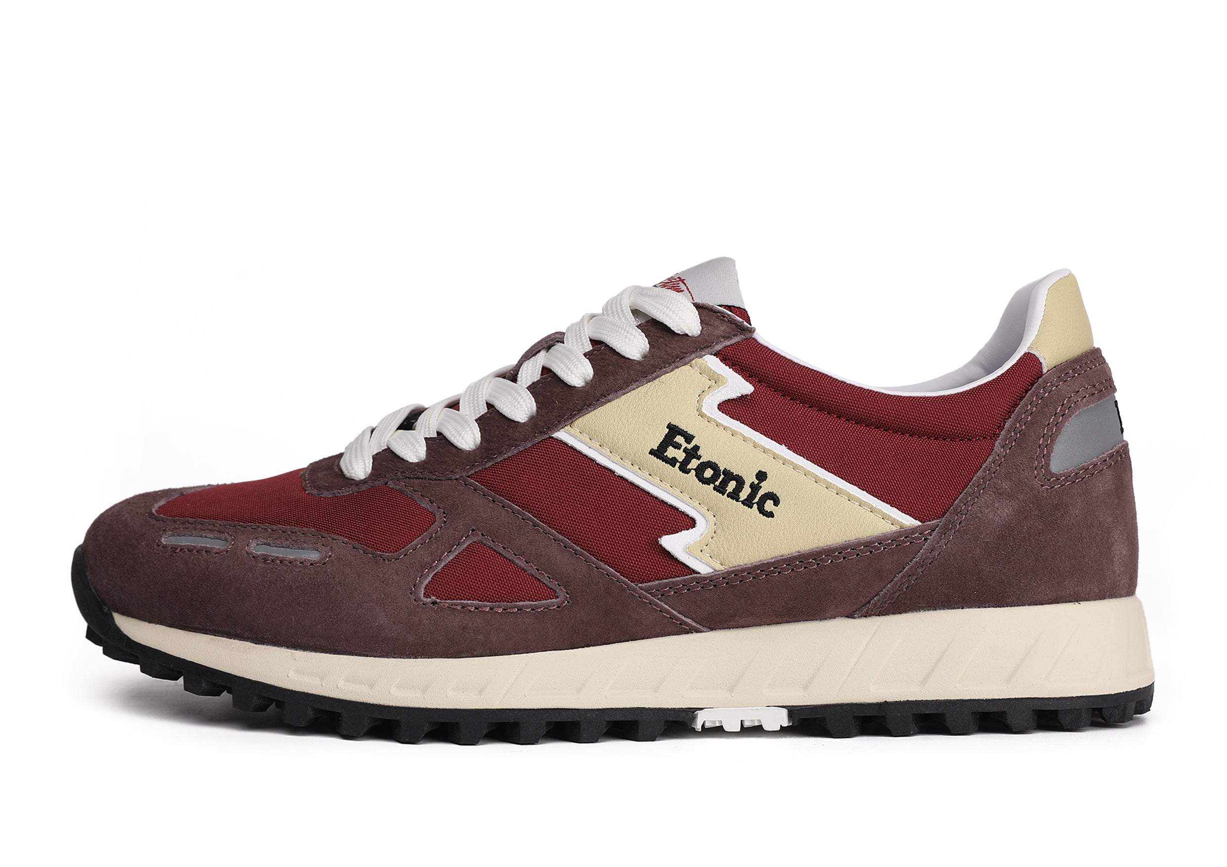 Baskets Etonic PR538 en daim bordeaux, nylon rouge cramoisi et détails noirs.