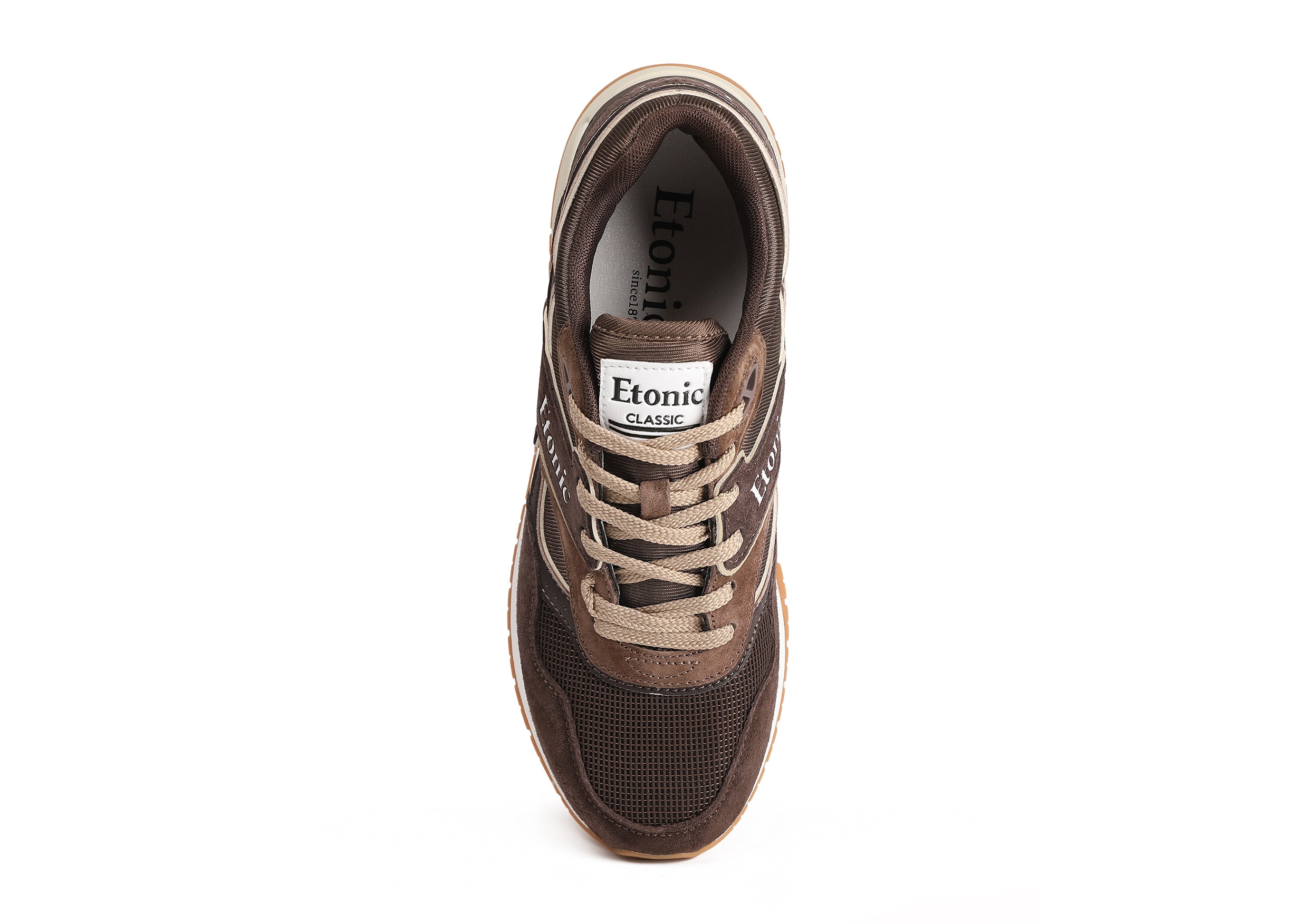 Sneakers Etonic Stable Base in tessuto mesh marrone, camoscio marrone con inserti multistrato in pelle marrone, intersuola bianco sporco e suola fondo miele chiaro.