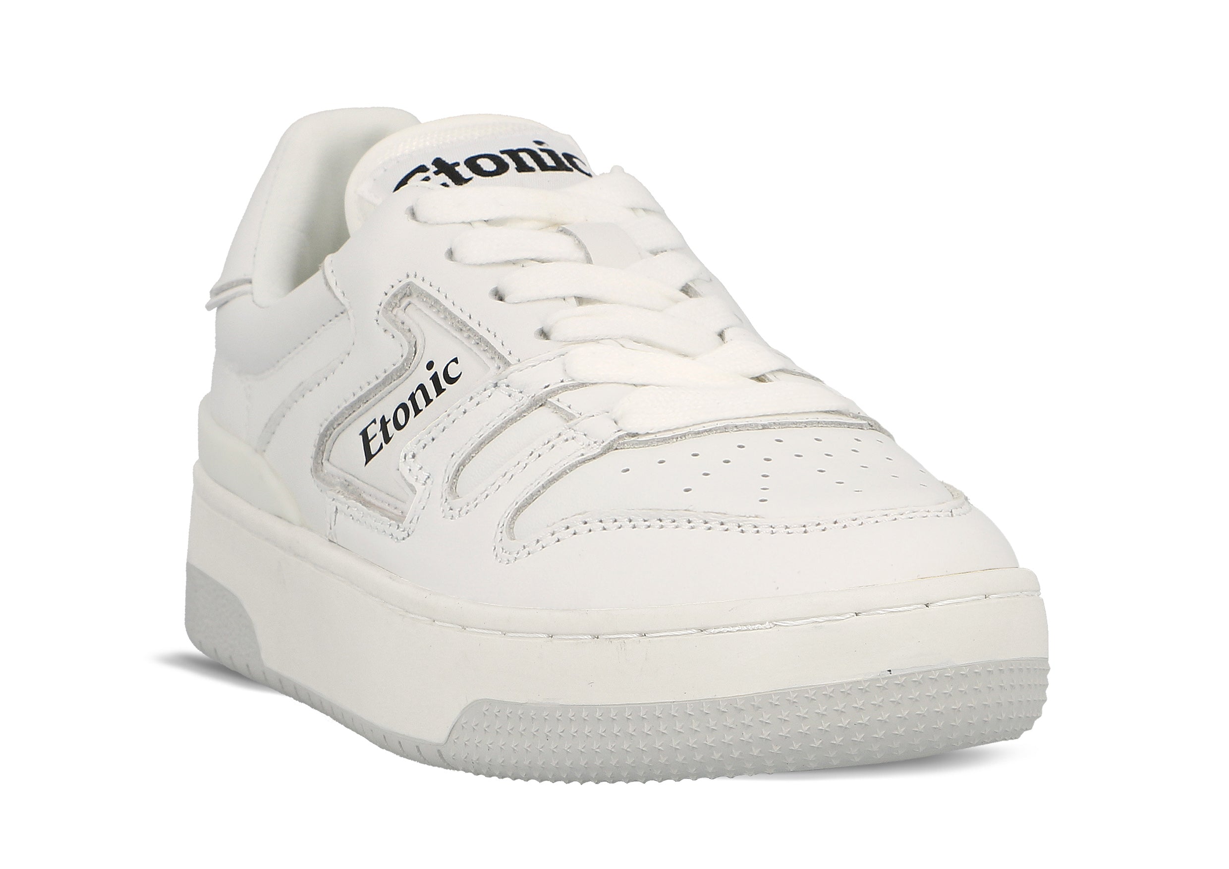 Sneakers Etonic B481 in pelle bianca e suola bianca.