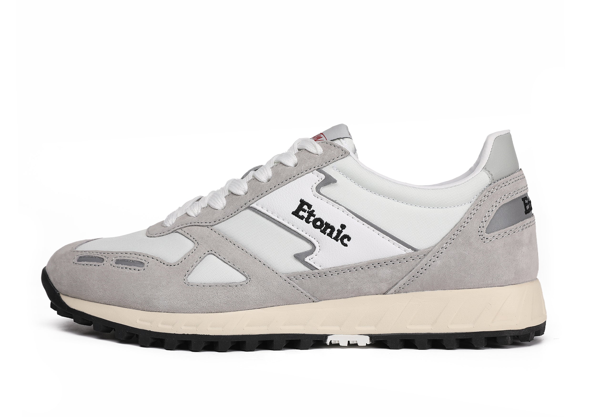 Runner Etonic PR538 in suede grigio, nylon bianco e dettagli neri.