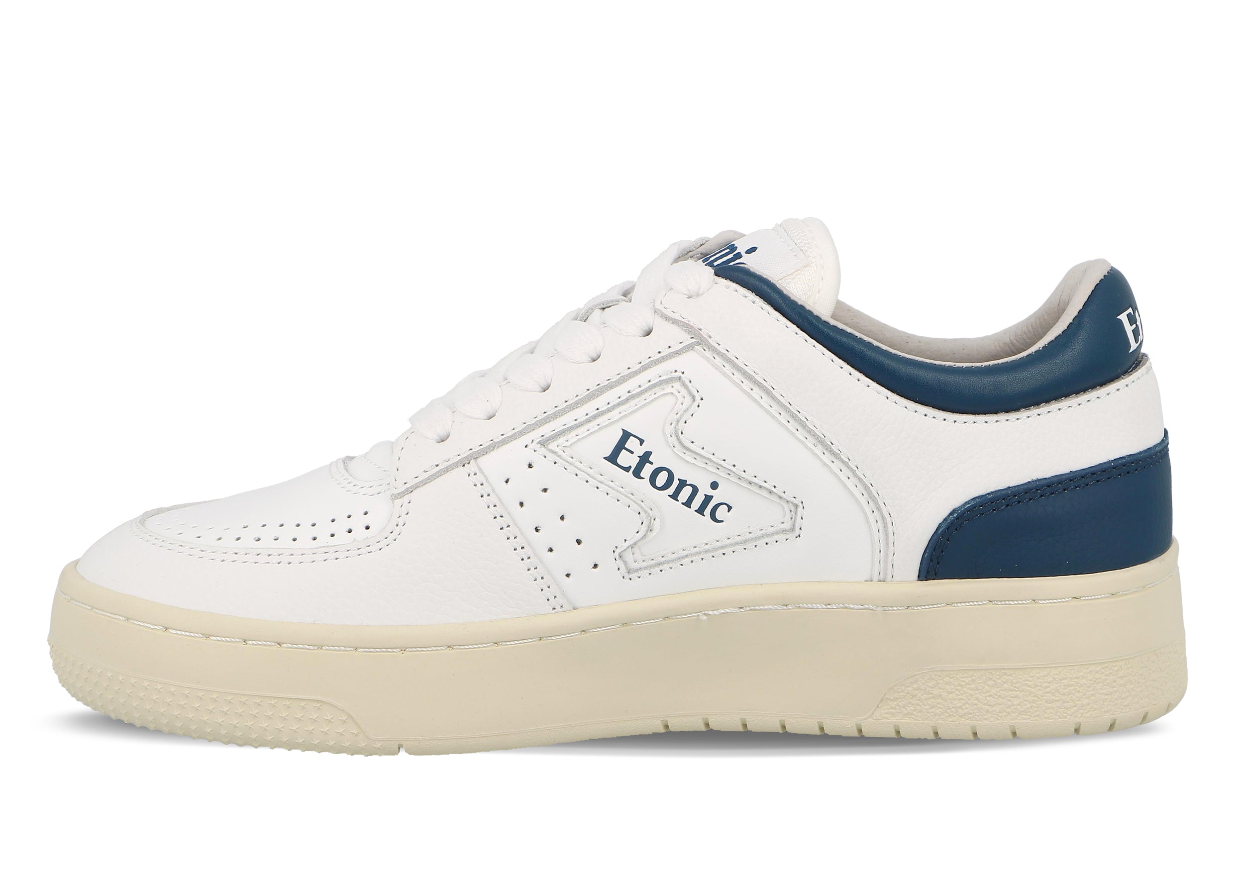 Sneakers Etonic B509 in pelle bianca con dettagli blu scuro e suola beige.