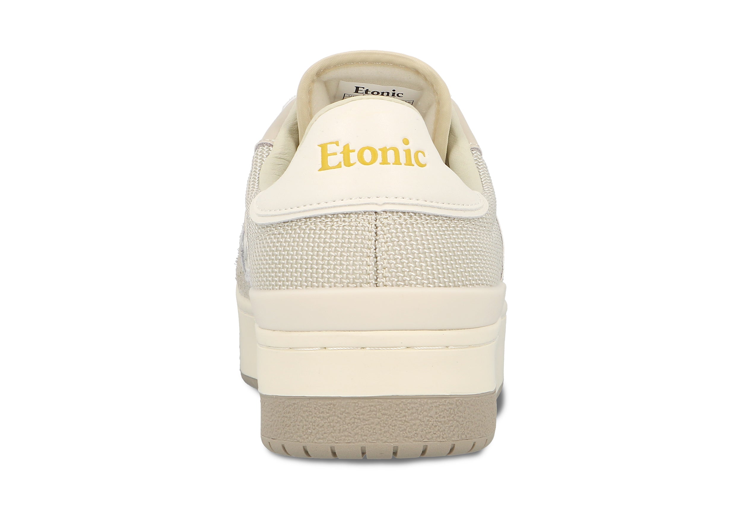 Sneakers Etonic B509 in tessuto mesh beige, suede peloso grigio con inserti multistrato in pelle bianco sporco, intersuola bianca e suola fondo miele chiaro.