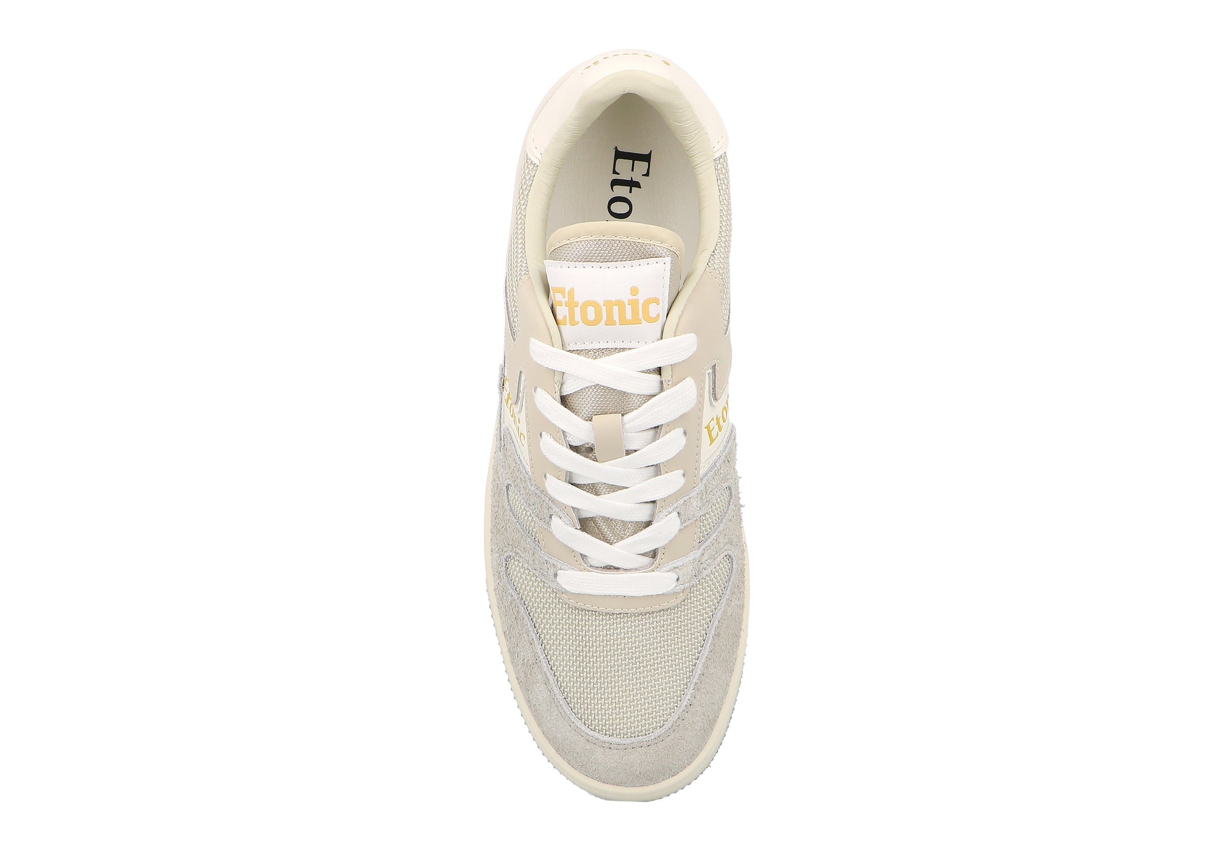Sneakers Etonic B509 in tessuto mesh beige, suede peloso grigio con inserti multistrato in pelle bianco sporco, intersuola bianca e suola fondo miele chiaro.